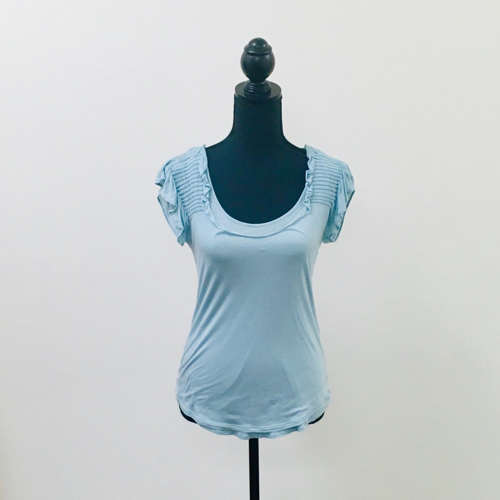 💕 lovely soft Banana Republic blouse, size MEDIUM